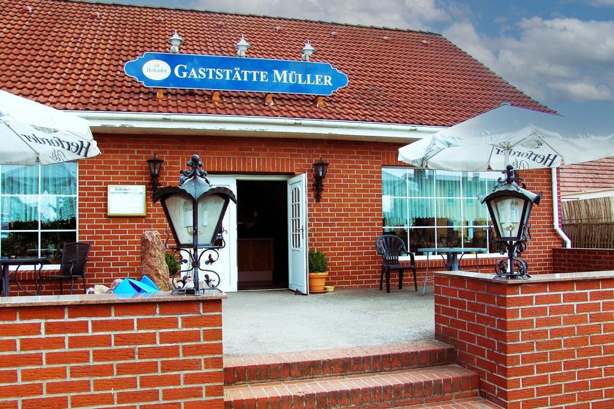 zeigt Ansicht der Gaststätte